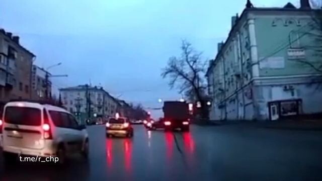 ДТП в Ижевске "Прихватил с собой" ДТП в Ижевске "Прихватил с собой"