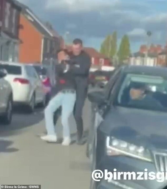 Британские банды выдают себя за полицейских и грабят средь бела дня