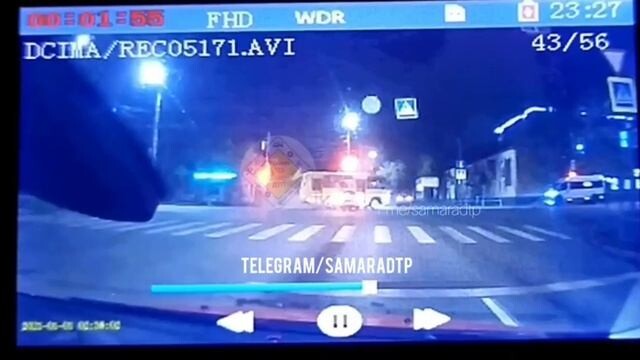 Автобус с детьми столкнулся с легковушкой в Самаре — пострадали 8 человек, среди них 4 детей Автобус с детьми столкнулся с легковушкой в Самаре — пострадали 8 человек, среди них 4 детей