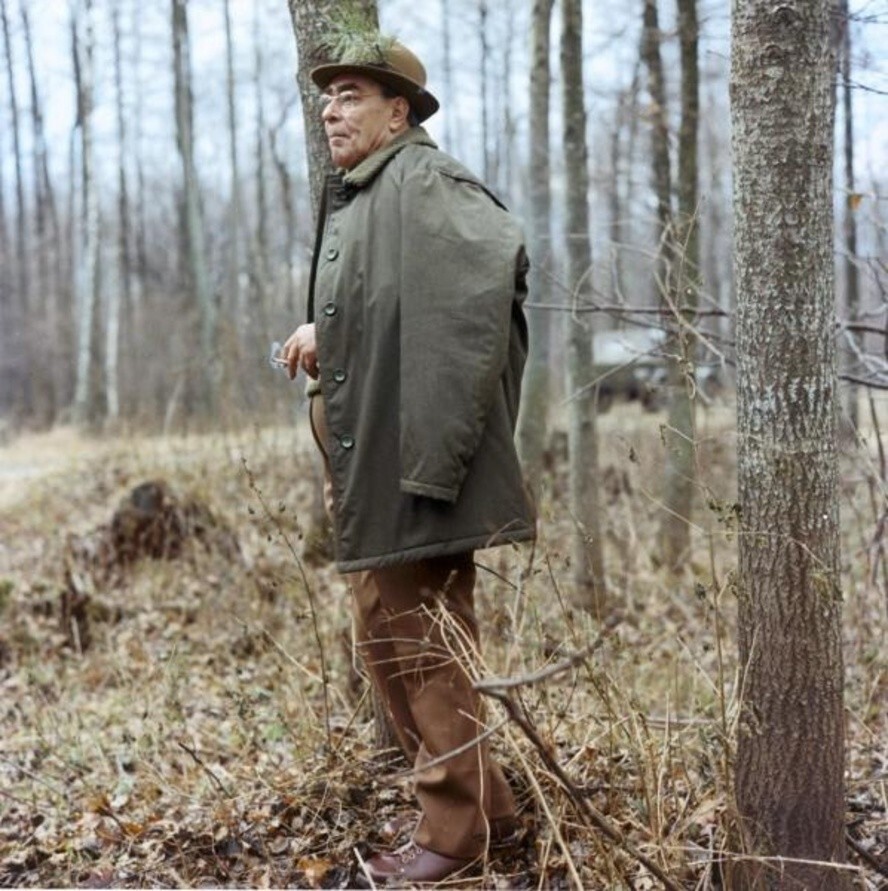 Леонид Ильич Брежнев на охоте. 1978 год. Автор: Владимир Мусаэльян, о/х «Залесье». Леонид Ильич Брежнев на охоте. 1978 год. Автор: Владимир Мусаэльян, о/х «Залесье».