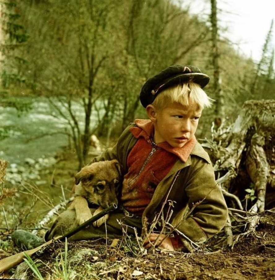 «После неудачной охоты». 1953–1960 годы. Автор: Всеволод Тарасевич. Алтайский край, поселок Инское. «После неудачной охоты». 1953–1960 годы. Автор: Всеволод Тарасевич. Алтайский край, поселок Инское.