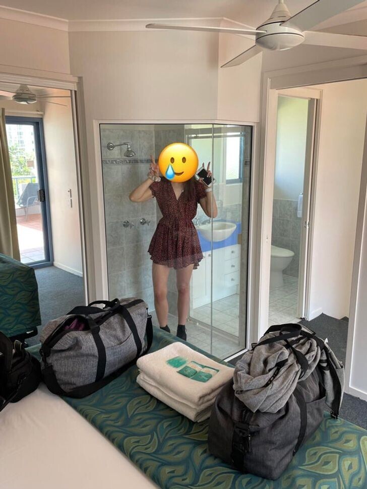 Приватность? Не, не слышали. Все душевые в этом доме сделаны таким образом Приватность? Не, не слышали. Все душевые в этом доме сделаны таким образом