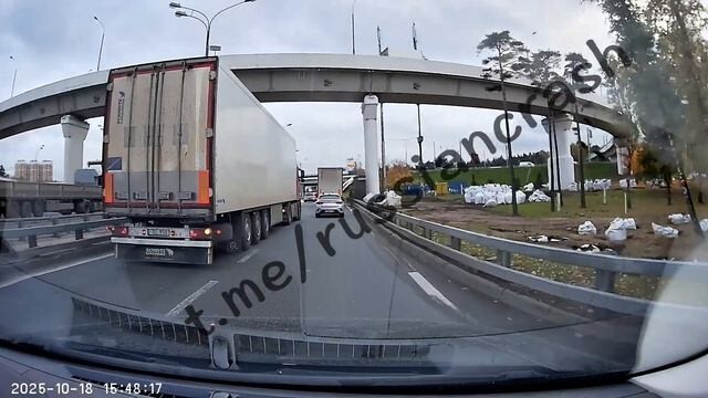 Москва ДТП, съезд с МКАД  "Слепая зона?" Москва ДТП, съезд с МКАД  "Слепая зона?"