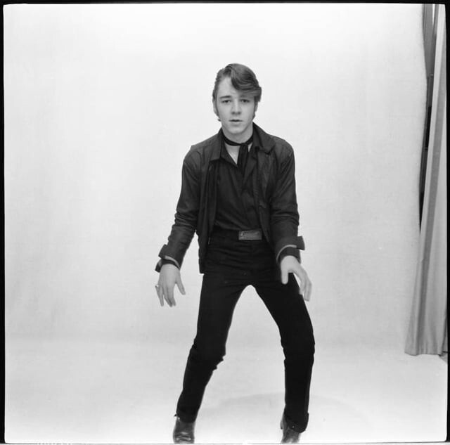 4. Рассел Кроу на фотосессии для актёрского портфолио, 1981 год 4. Рассел Кроу на фотосессии для актёрского портфолио, 1981 год