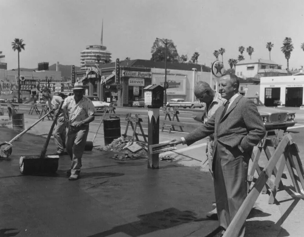 На Аллее славы тысячи имён, но только одно нельзя топтать - история звезды, висящей на стене