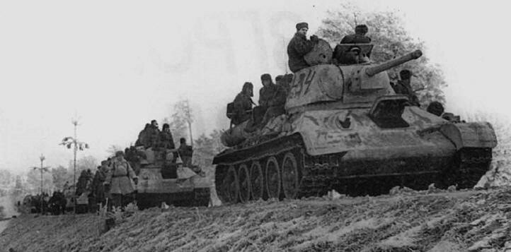Немцы ждали атаку деревянных танков пока Ротмистров окружал 6 дивизий Немцы ждали атаку деревянных танков пока Ротмистров окружал 6 дивизий