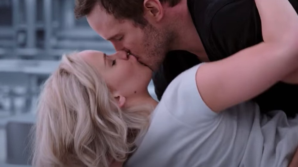 «Неловко», «унизительно», «отвратительно»: 6 звёзд, которые честно рассказали о своих ощущениях на съёмках постельных сцен