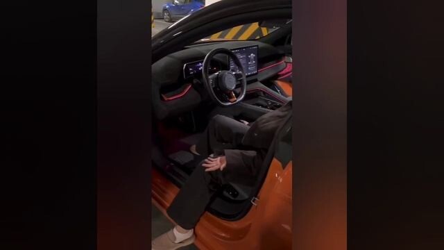 «Я хотела Porsche»: девушка отказалась от подаренного Zeekr 001 — электрокара стоимостью от ₽5,6 мил