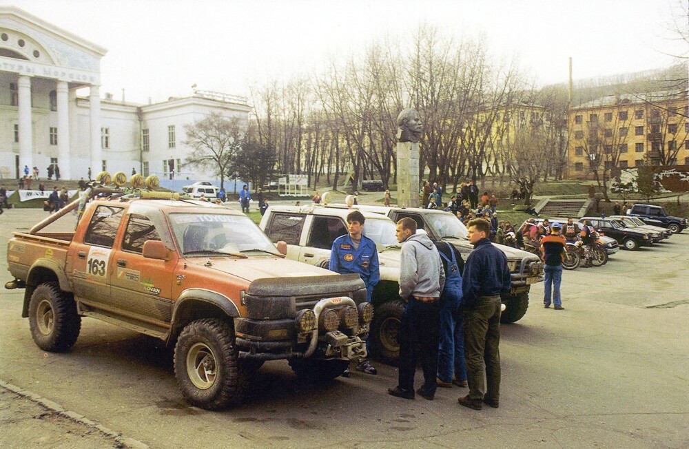 Находка. Площадь у Дворца культуры моряков, 1999 год.