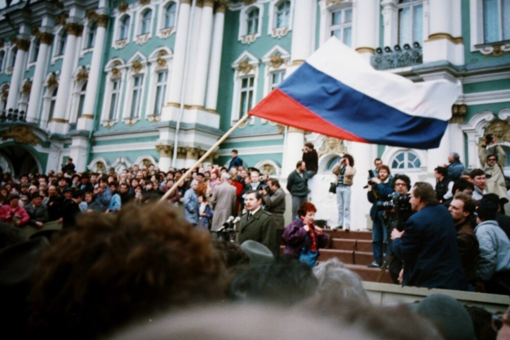 Митинг на Дворцовой площади.