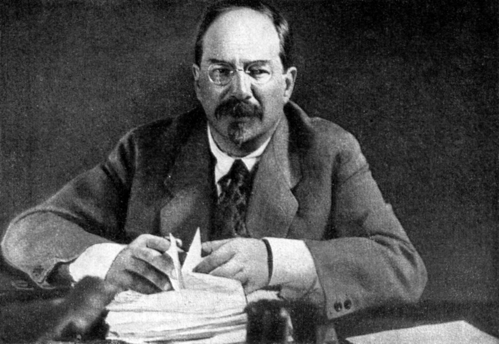 Как в СССР хотели переименовать месяцы и изменить недели