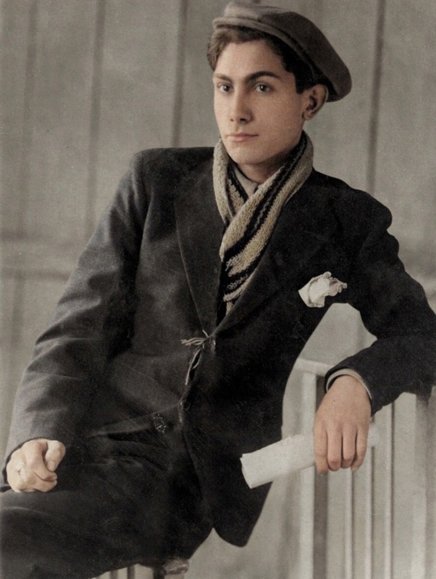 Павел Луспекаев в молодости, фотография 1944 года.