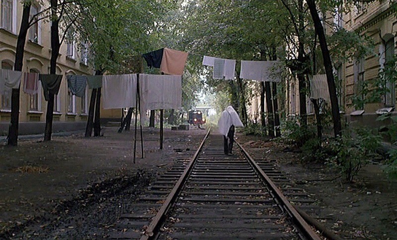 Железнодорожная ветка на ситценабивную фабрику неподалёку от Дербеневской улицы. Разобрана в начале 2000-х годов.