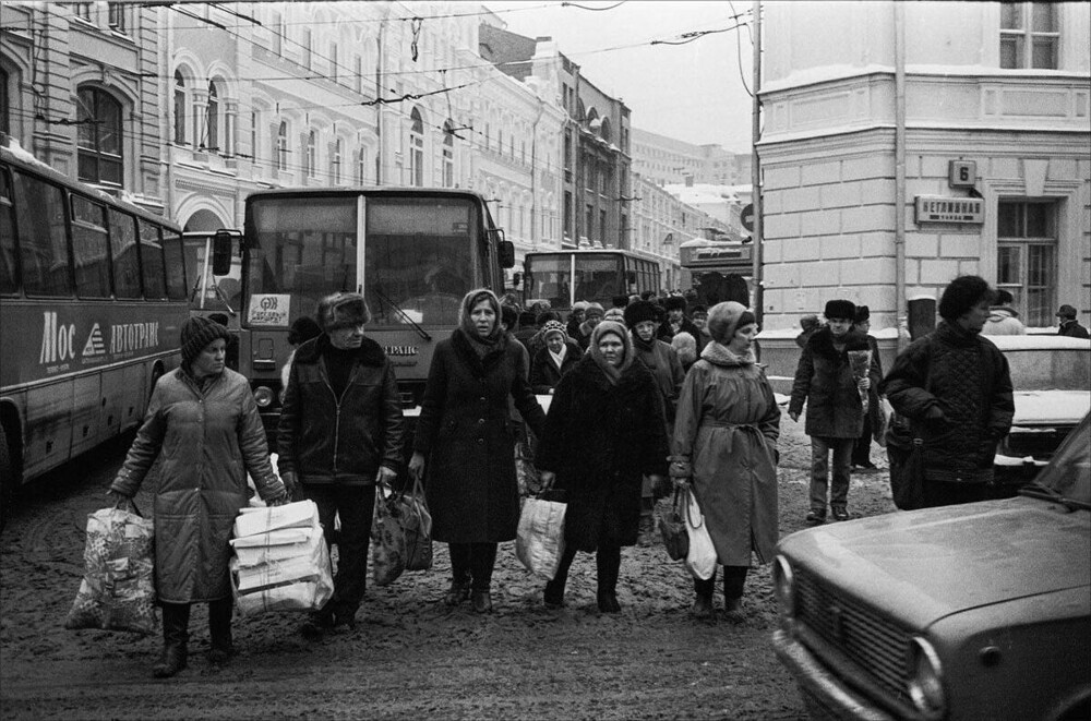 Зимний перекрёсток Неглинной и Пушечной улиц.
