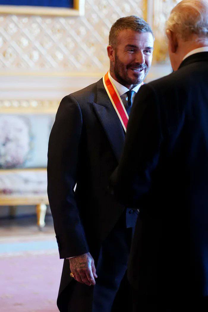 Дэвид Бекхэм получил титул: в Британии прошла церемония посвящения футболиста в рыцари