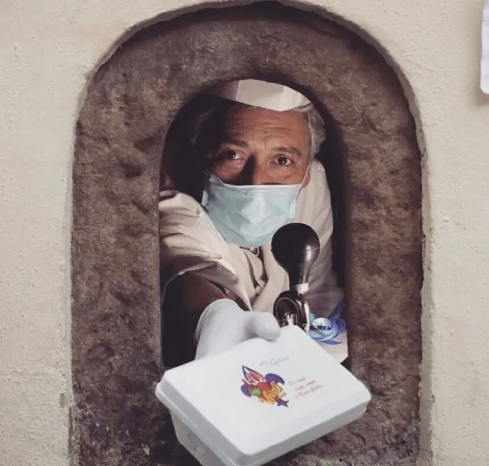 Как во Флоренции торговали вином сквозь стены