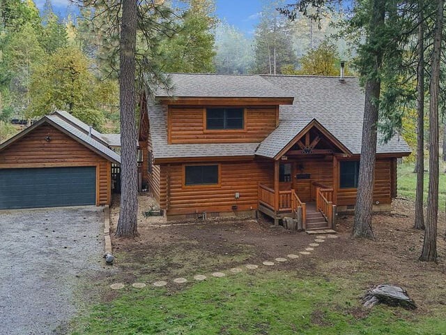 9. Бревенчатая хижина в Шинглтауне, Калифорния, США