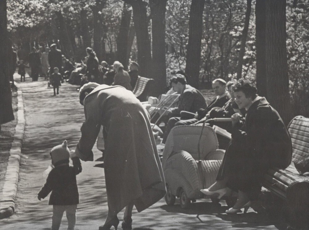 Бульвары Москвы. 1950-е. Автор: Михаил Грачев.