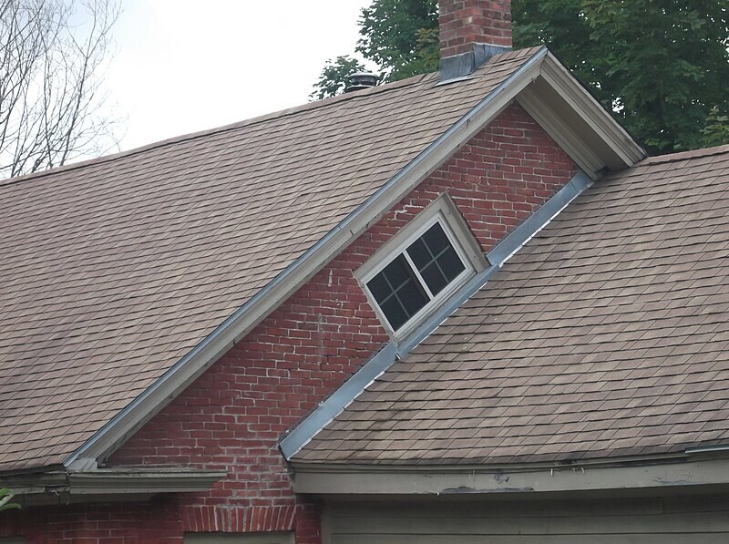 Ведьмины окна Вермонта – архитектурная загадка под крышей