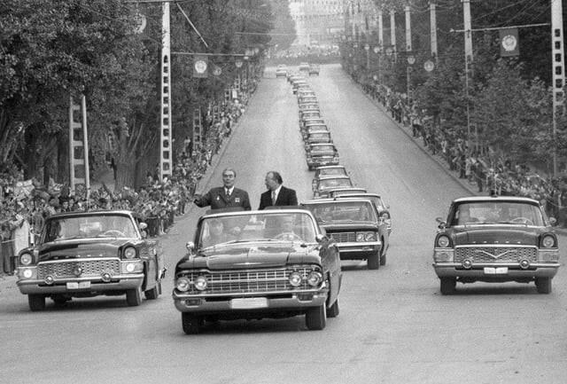 4. 11 октября 1974 года Леонид Брежнев прибыл в Кишинёв