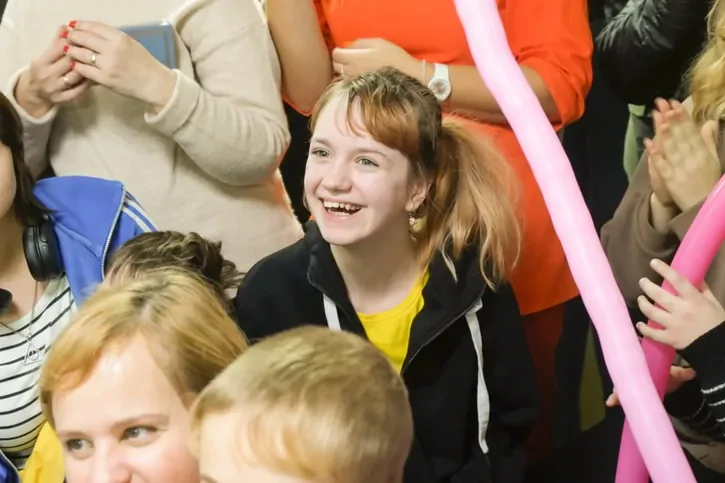 Артисты из Москвы во главе с Эдгардом Запашным приехали к маленьким пациентам в клиники Донецка