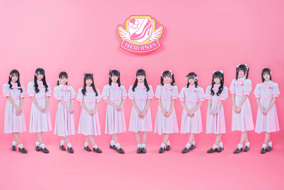 17-летнюю японскую певицу уволили за свидание