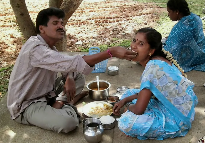 Суд по-китайски с помощью кипящего масла