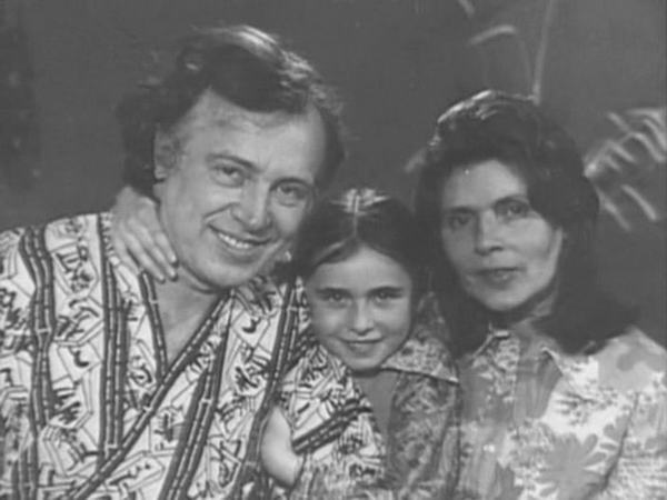 Иннокентий Смоктуновский с женой Саломеей и дочерью Марией