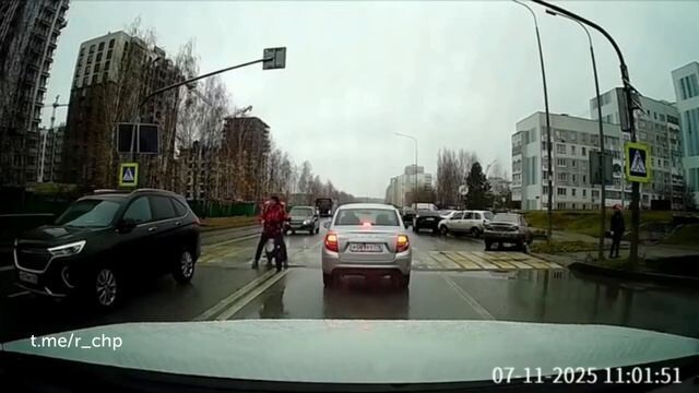 ДТП с курьером в Набережных Челнах на пешеходном