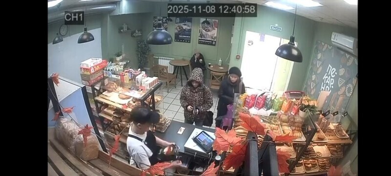 Профессиональная щипачка за работой