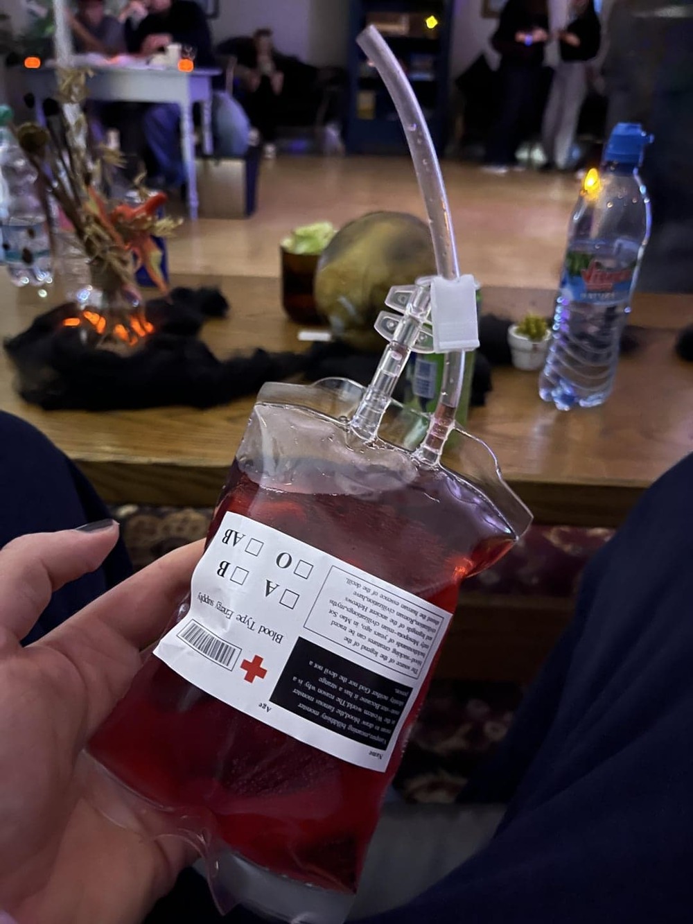 В чём подавали напитки на хэллоуиновской вечеринке