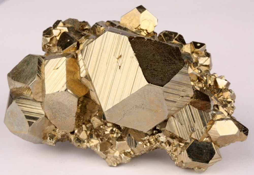 Что убивает жизнь в глубинах Чёрного моря: почему рыбы здесь не живут глубже 150 метров