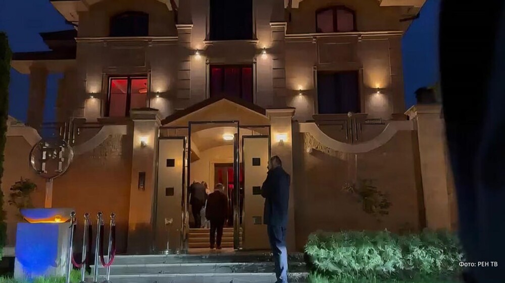 "Как ему теперь подавать руку?": Дмитрия Диброва заподозрили в участии в скандальной секс-вечеринке