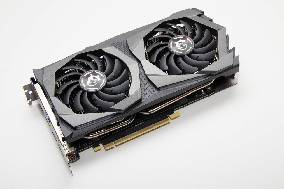 8. Вот как ИИ-девушка выглядит без косметики