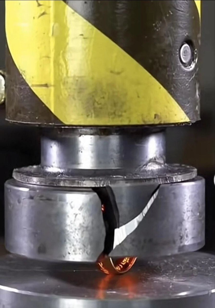 2. Ну если даже эта штука не справилась с кольцом, тогда точно надо нести на Роковую гору