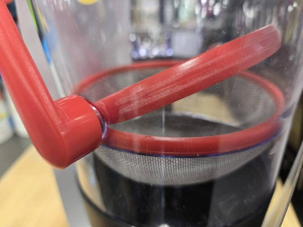 Сито, которое добавляет немного микропластика в вашу муку