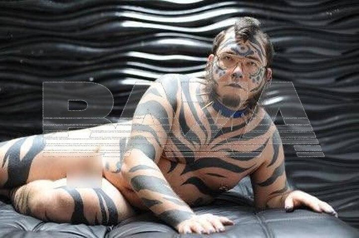 Зоотранса депортируют из Черногории в Россию за насилие над животными