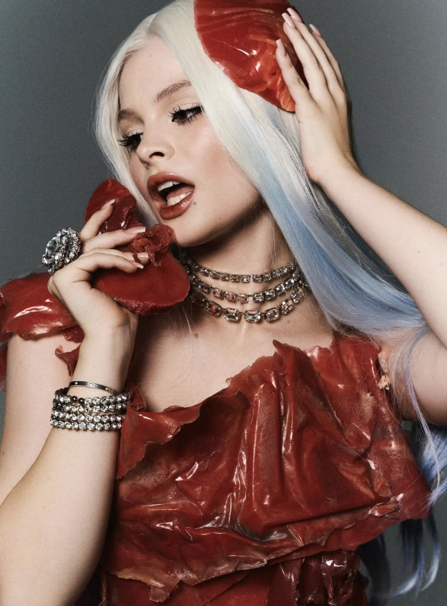 5 дочерей знаменитых родителей, демонстрирующих возрастной диссонанс