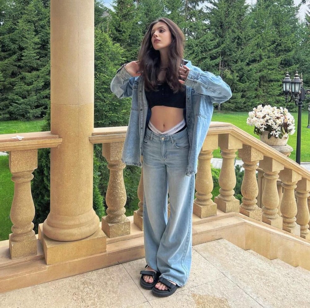 5 дочерей знаменитых родителей, демонстрирующих возрастной диссонанс