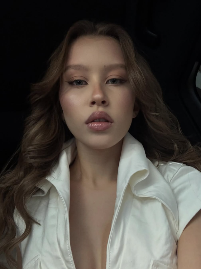 5 дочерей знаменитых родителей, демонстрирующих возрастной диссонанс