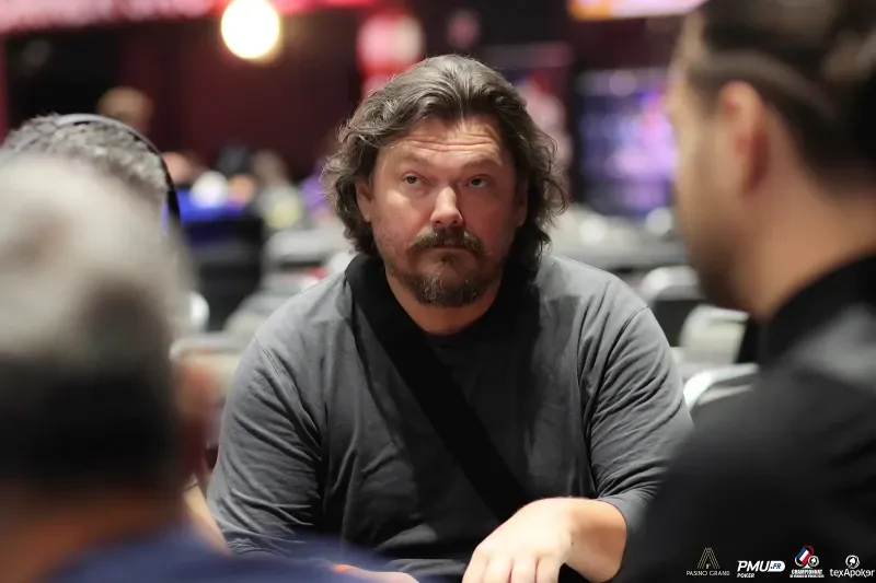 Привычка - вторая натура: отстранённый от служения митрополит Нестор снова принял участие в покерном турнире