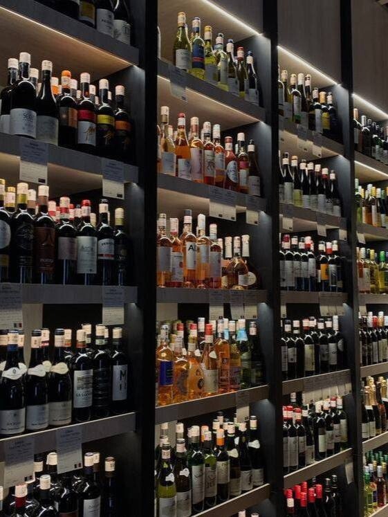 Запретить продажу алкоголя с декабря и до окончания новогодних праздников хотят в России