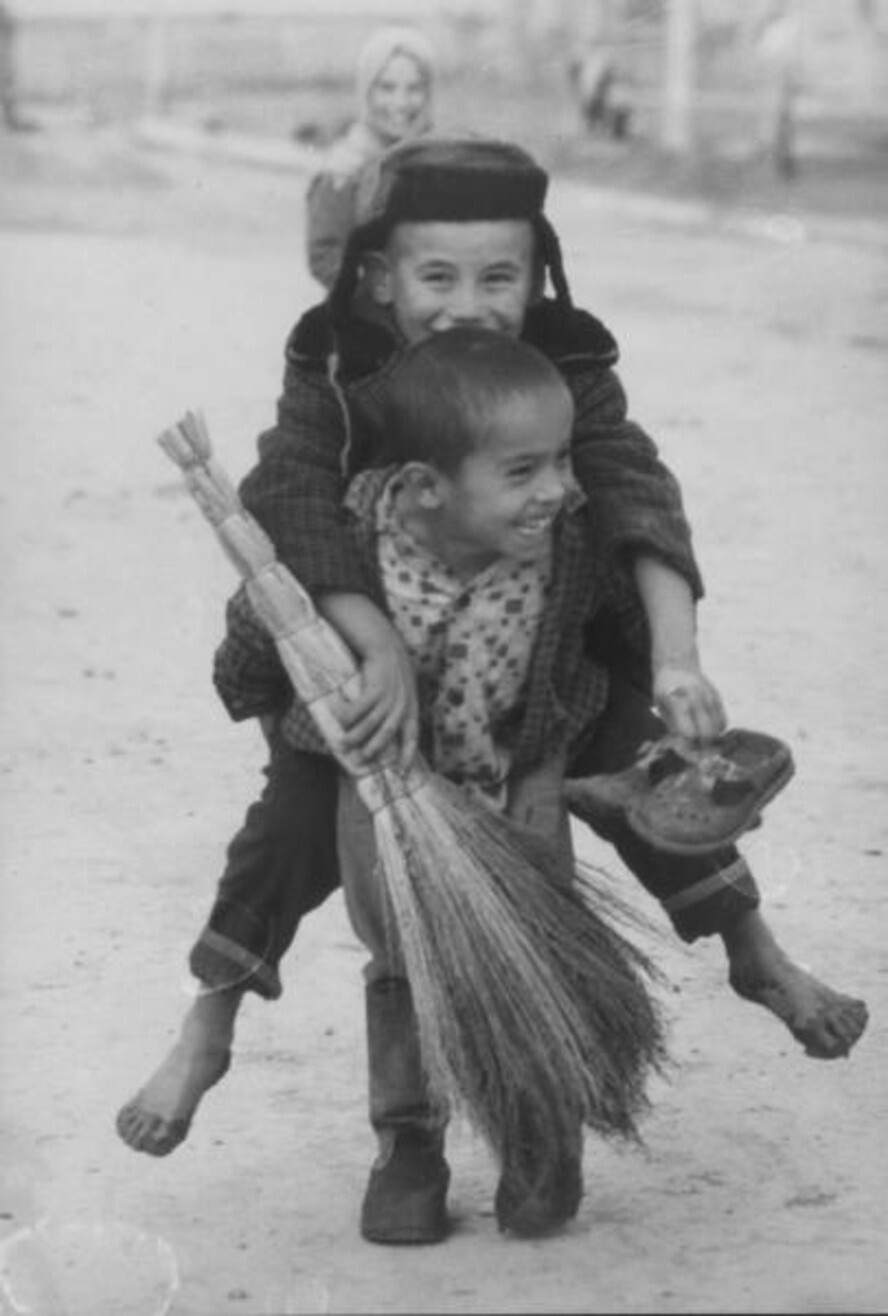 «Персональная машина». 1960-е. Автор: Олег Цой. Узбекская ССР.