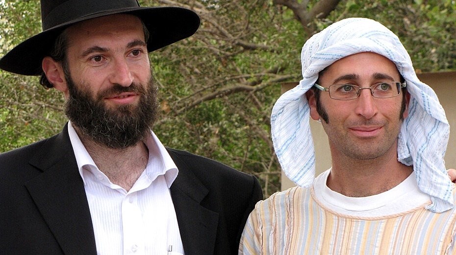 Почему евреи делятся на две группы и чем они так отличаются