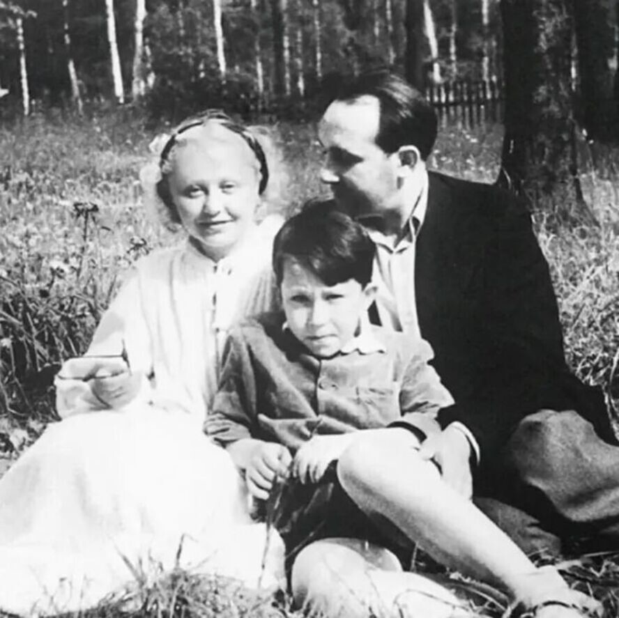 Янина Жеймо с мужем Леоном Жанно и сыном Юлием.