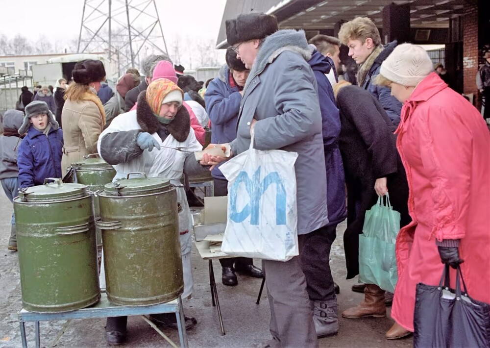Продажа беляшей около станции метро "Петровско-Разумовская".