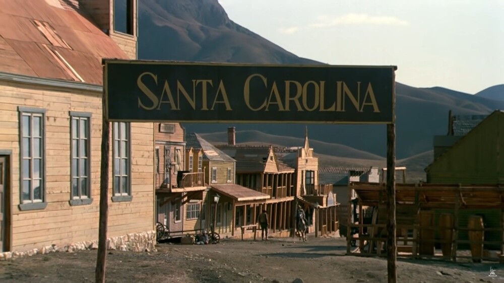 Заморочились со съёмками изрядно, кадры из фильма выглядят очень эффектно и действительно складывается ощущение что это какая-нибудь Аризона или Техас