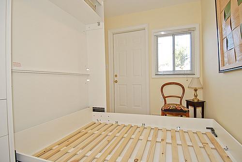 Это самый маленький дом в канадском мегаполисе Торонто