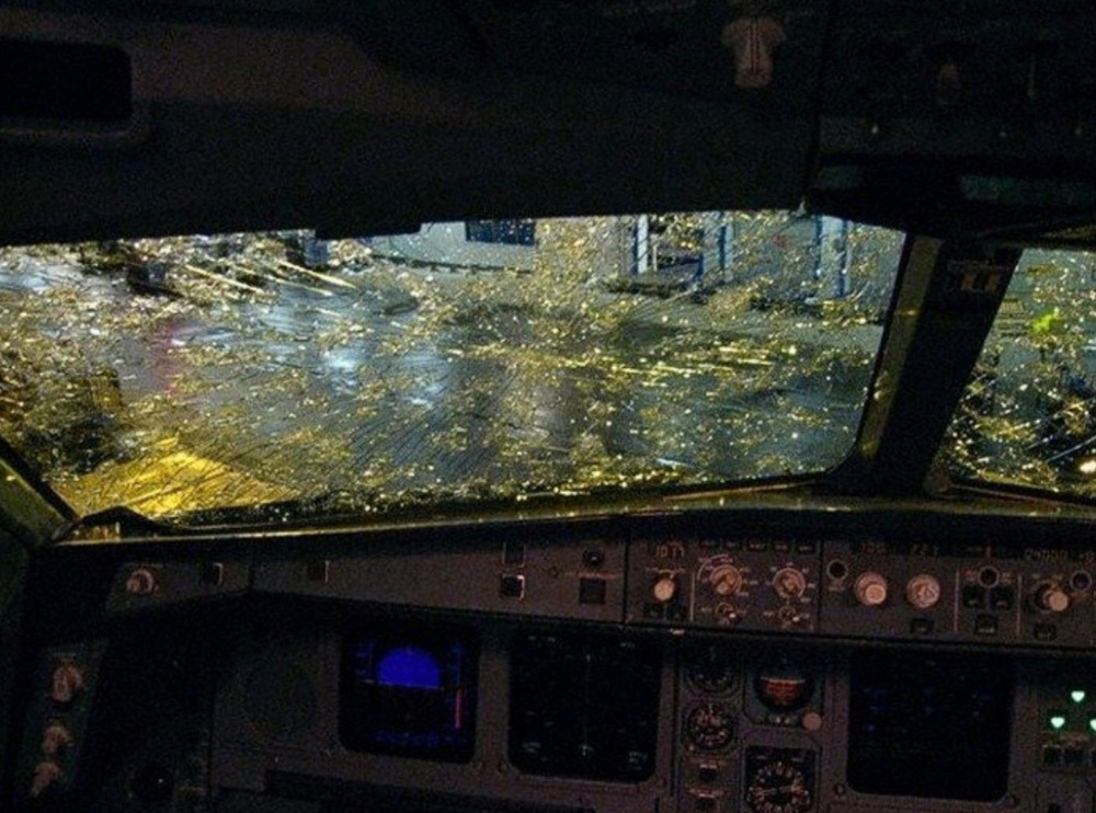 Кадры, сделанные после приземления самолетов: лучше этого не видеть