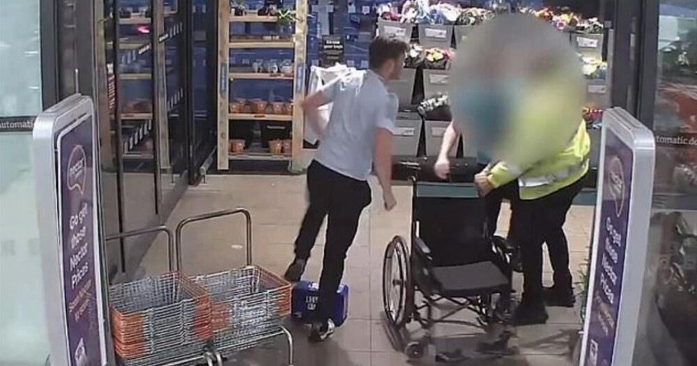 Колясочник мгновенно «исцелился», когда его поймали на воровстве